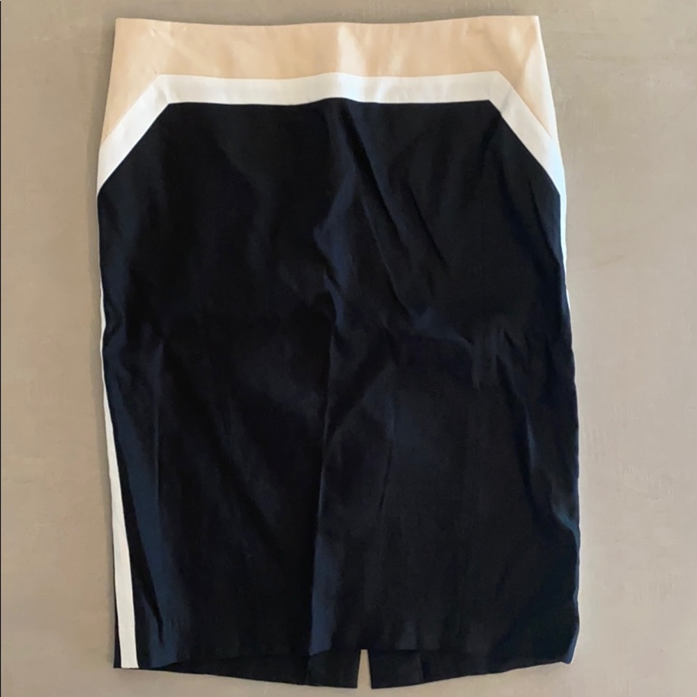 Bebe modern skirt
